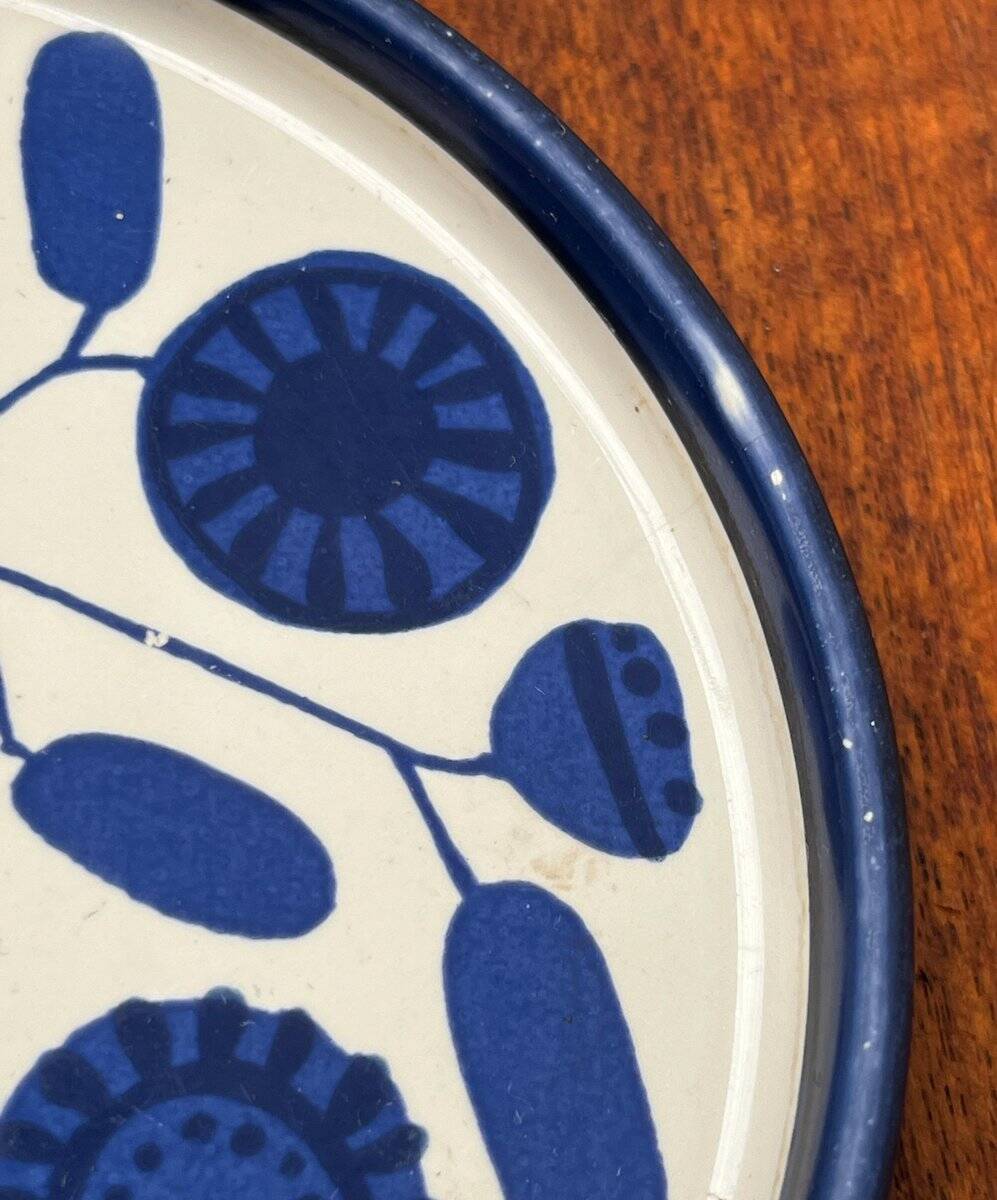 German ceramic saucer from the Stockholm series of the 1960s by Melitta, mid-century style.