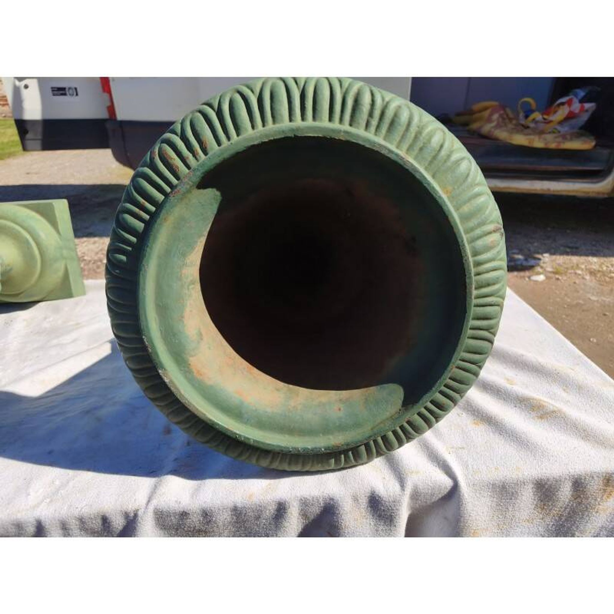 Paire de vases en fonte XIXe siècle Médicis