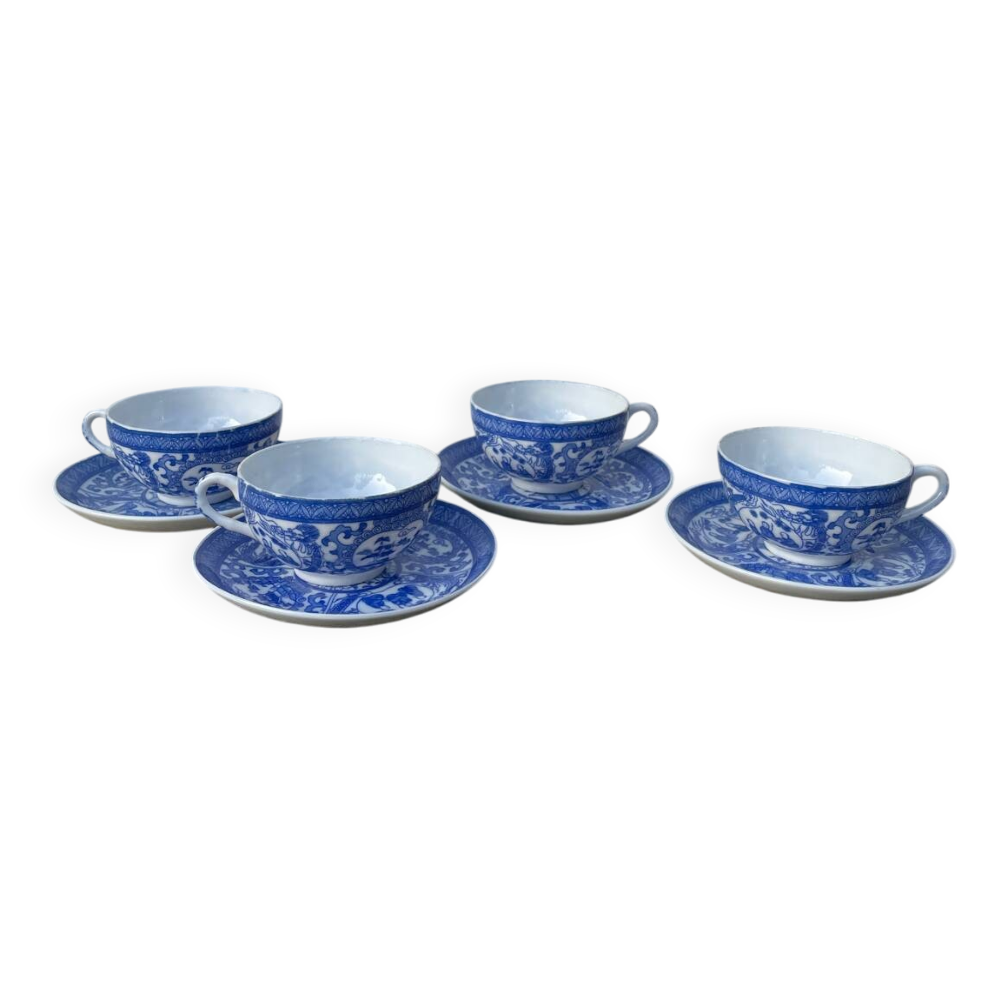 4 Japanese blue porcelain cups