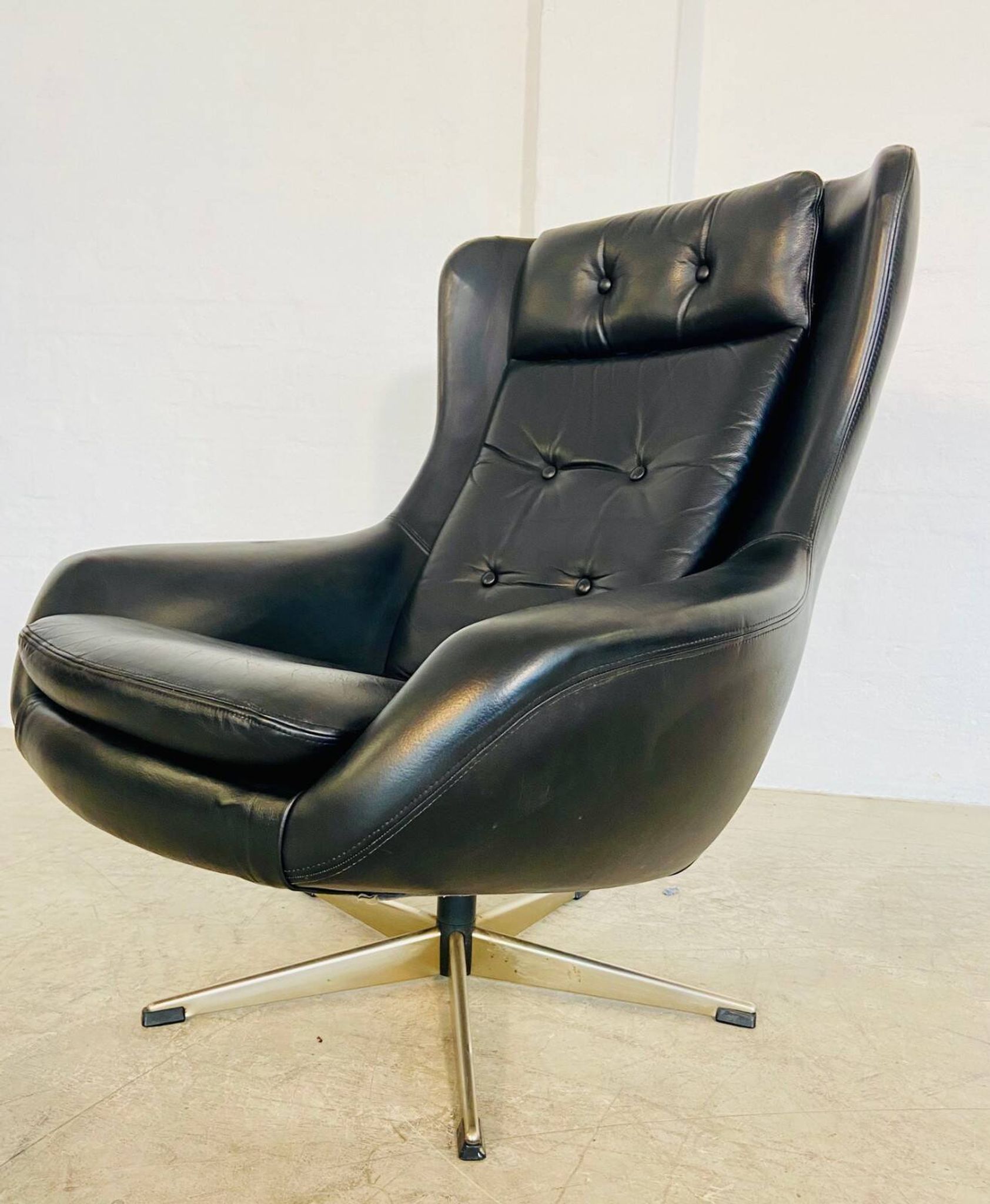 Vintage Danish mid-century black leather swivel chair, 1970s