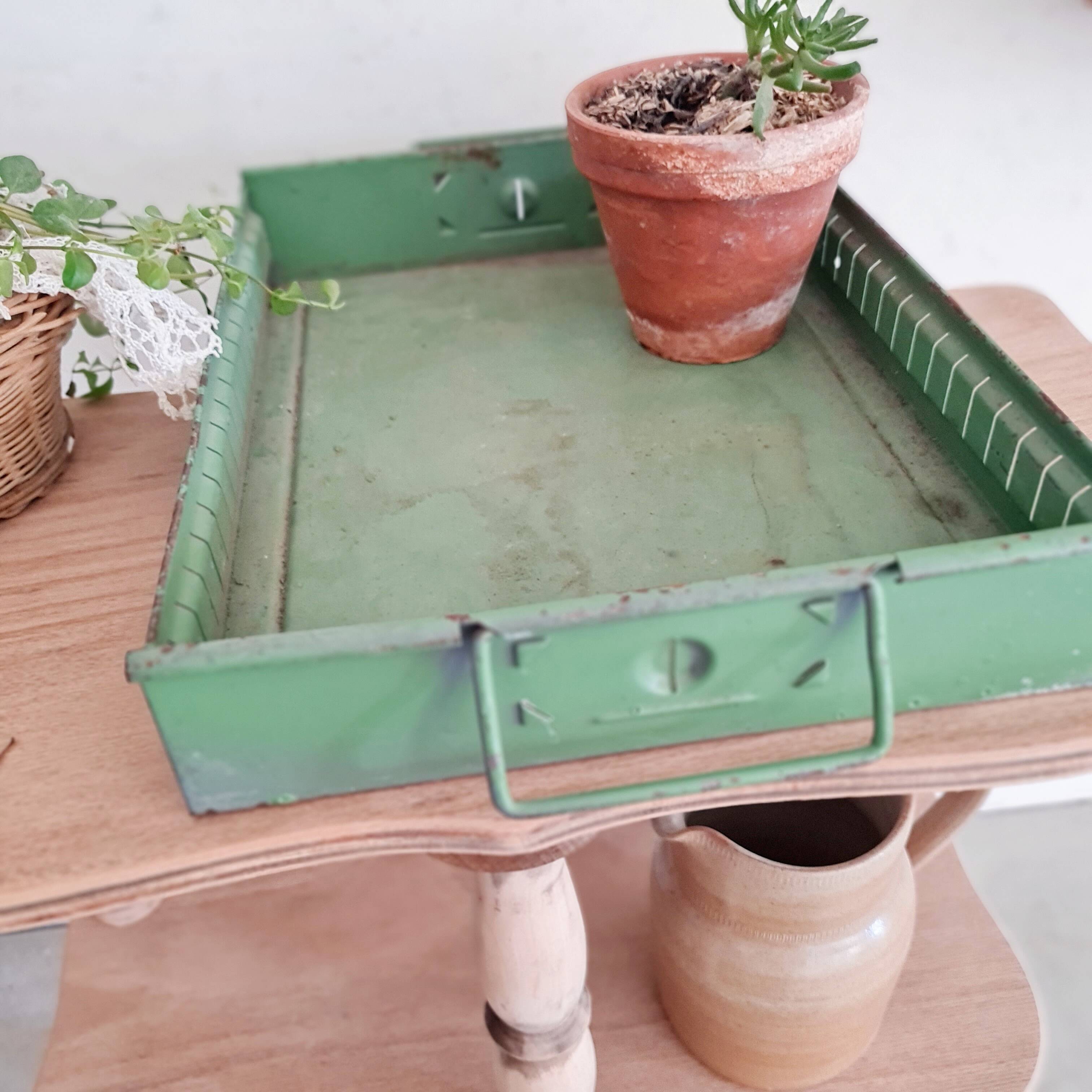 Green metal workshop drawer - tray