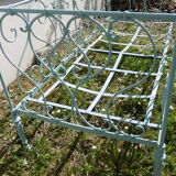 Wrought iron bed and his Swan-neck