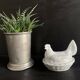 Mini terrine poule en porcelaine blanche ancienne