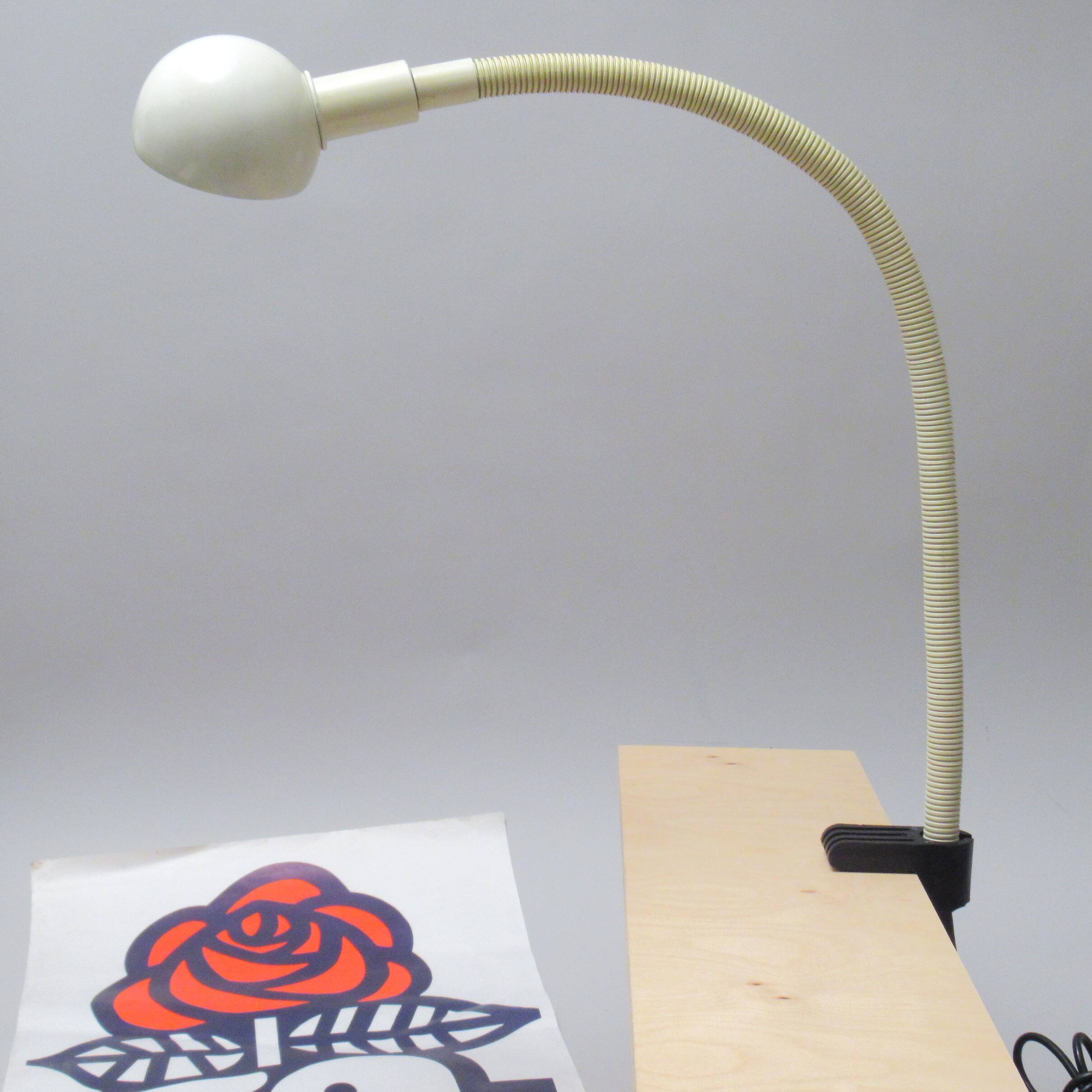 Hebi cream desk lamp Isao Hosoe Valenti