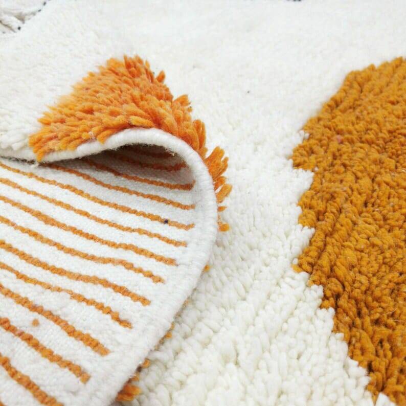 Hand-woven Beni Ouraine wool rug, size 150 x 250 cm