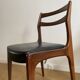 Chaise vintage bois et skaï noir