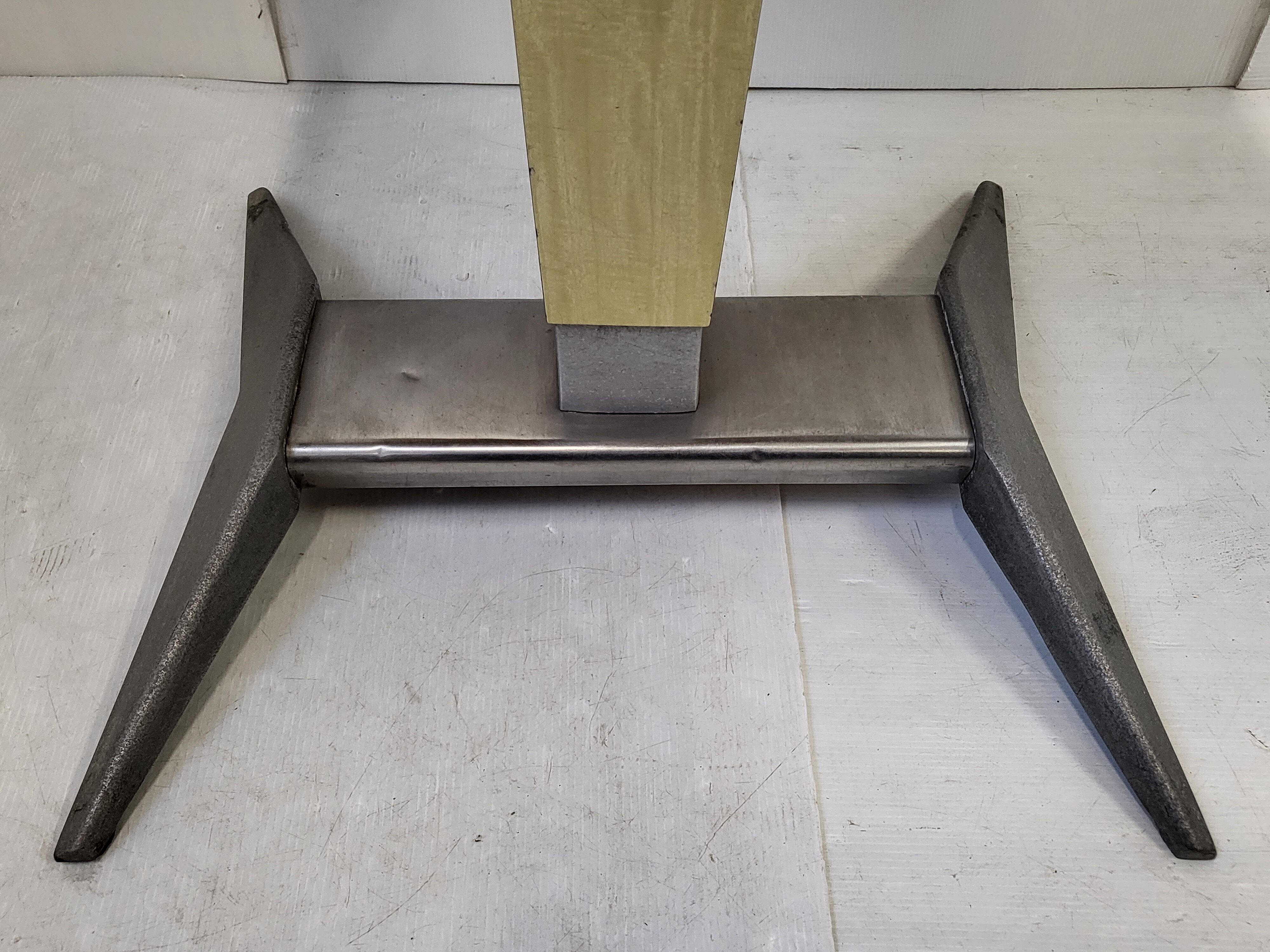 Table de bistrot vintage en formica & acier 1950