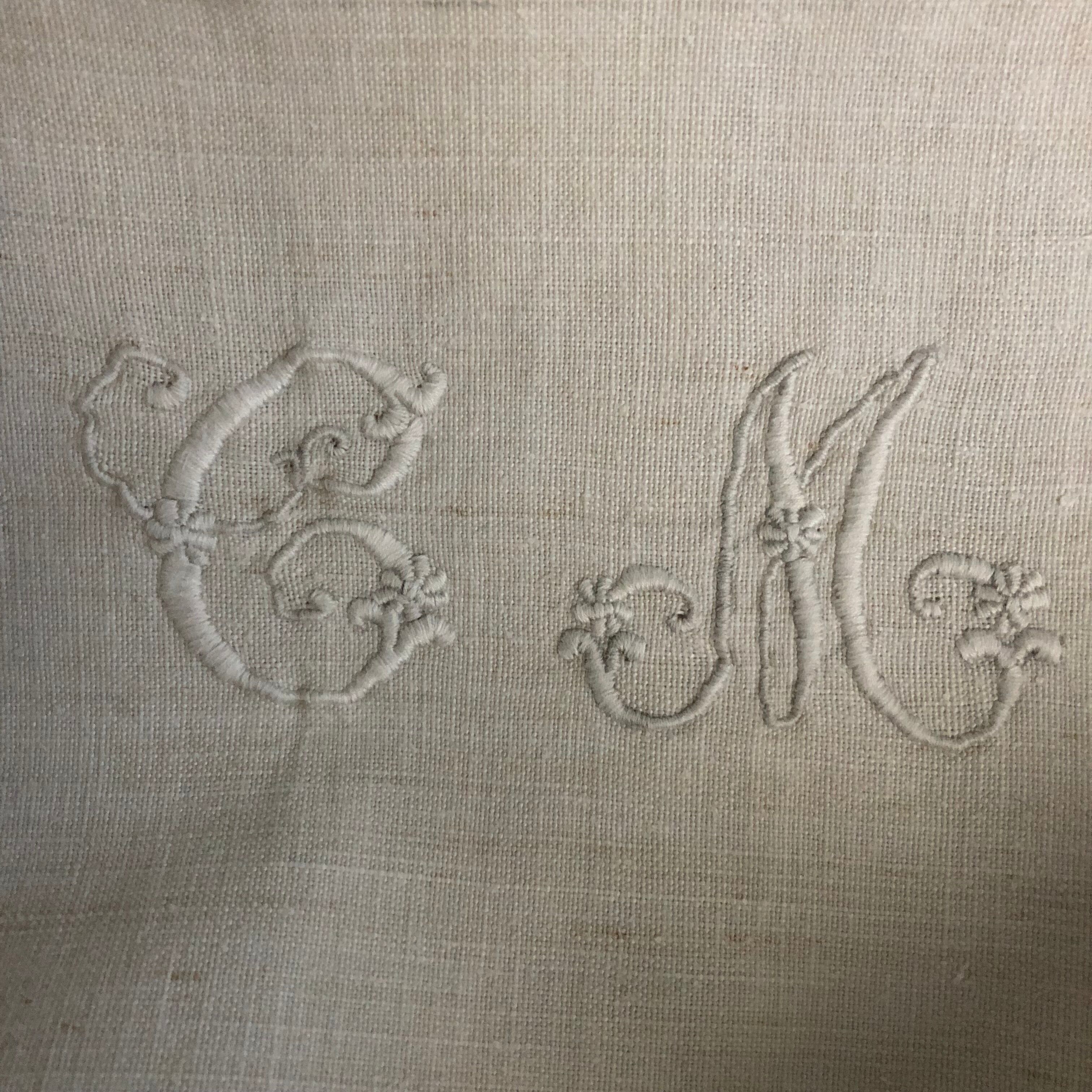 Winegrower's tablecloth, embroidered bedding and monogram