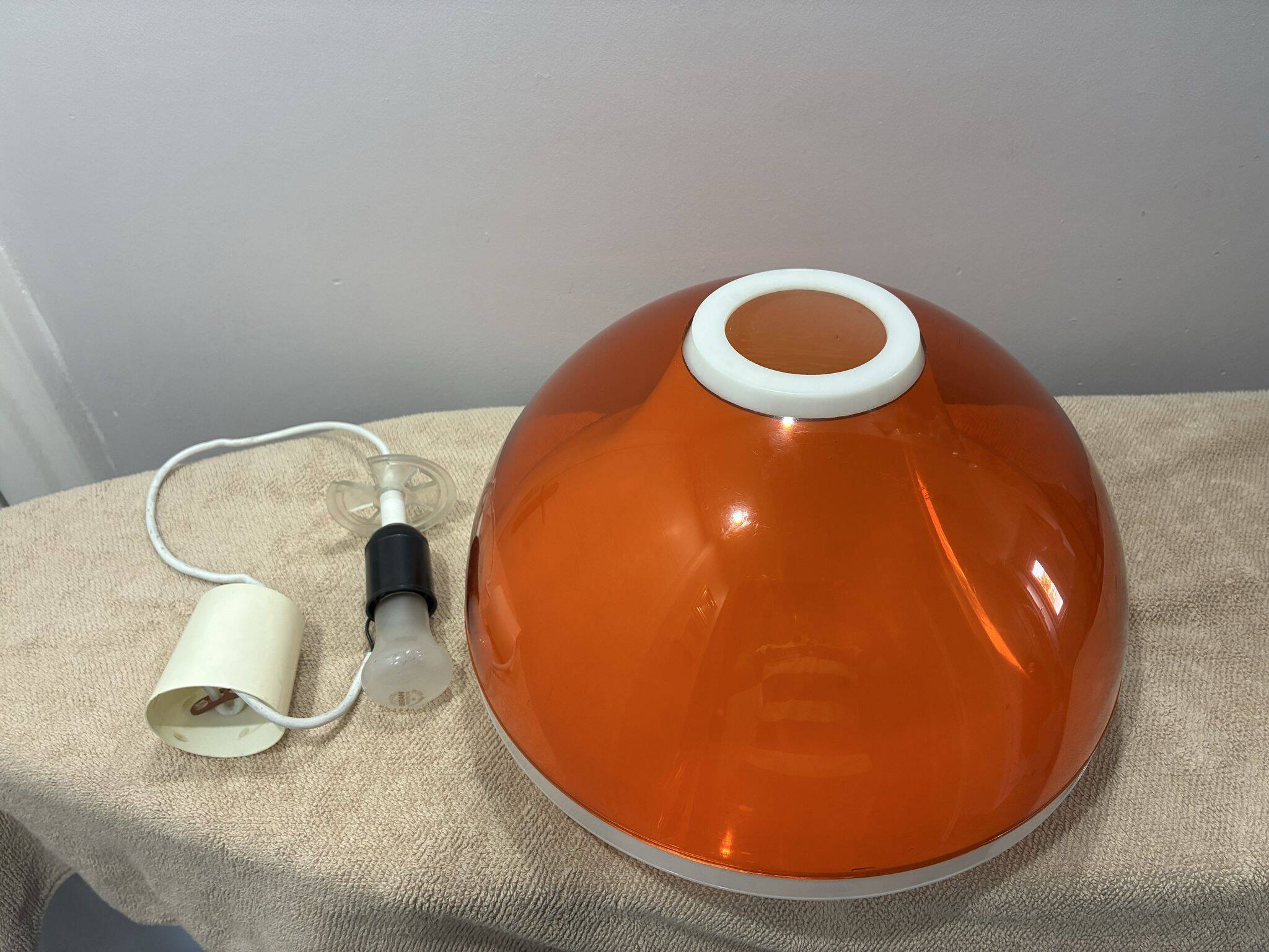 Lampe suspendue en acrylique orange Dijkstra, années 1970