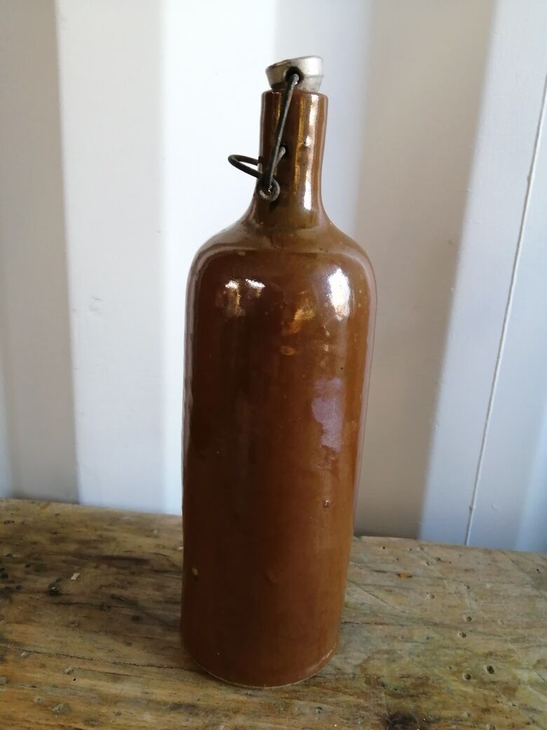 Ancienne bouteille en grès vernissé art populaire vintage
