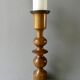 Bougeoir en bois tourné, vers 1960, style scandinave