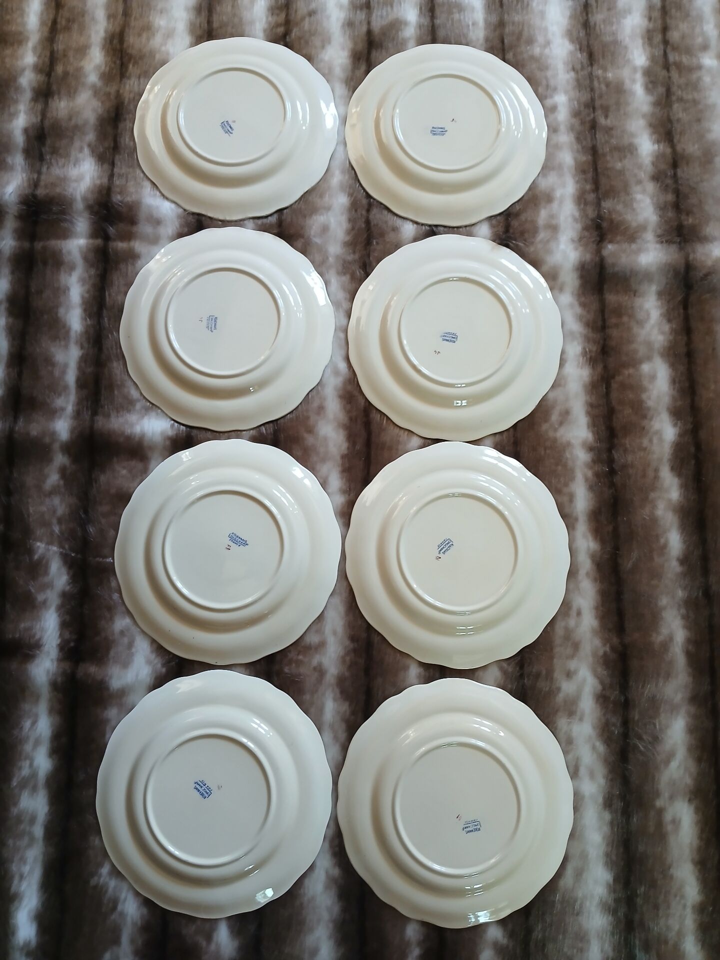 8 flat plates in Longchamp ironstone