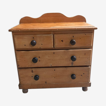 Commode en pin à gros boutons