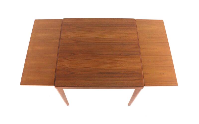 Henning Kjaernulf pour la table à manger carrée extensible Vejle - design danois