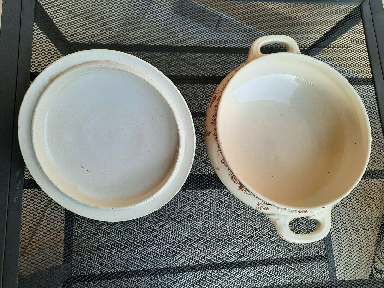 Soupière Terre de Fer model Spring