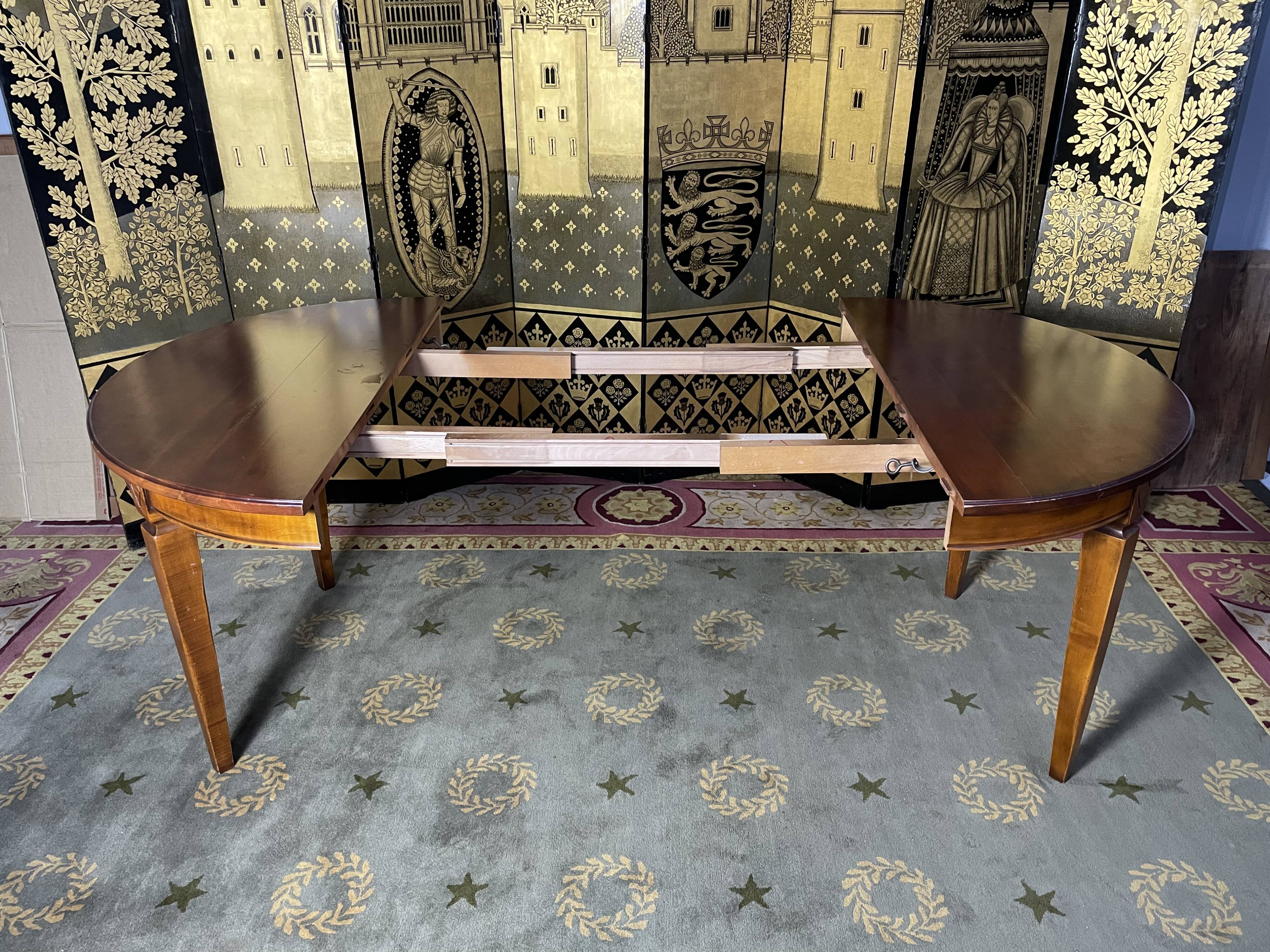 Round dining table Directoire style