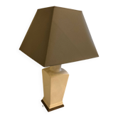 Cracked white ceramic lamp