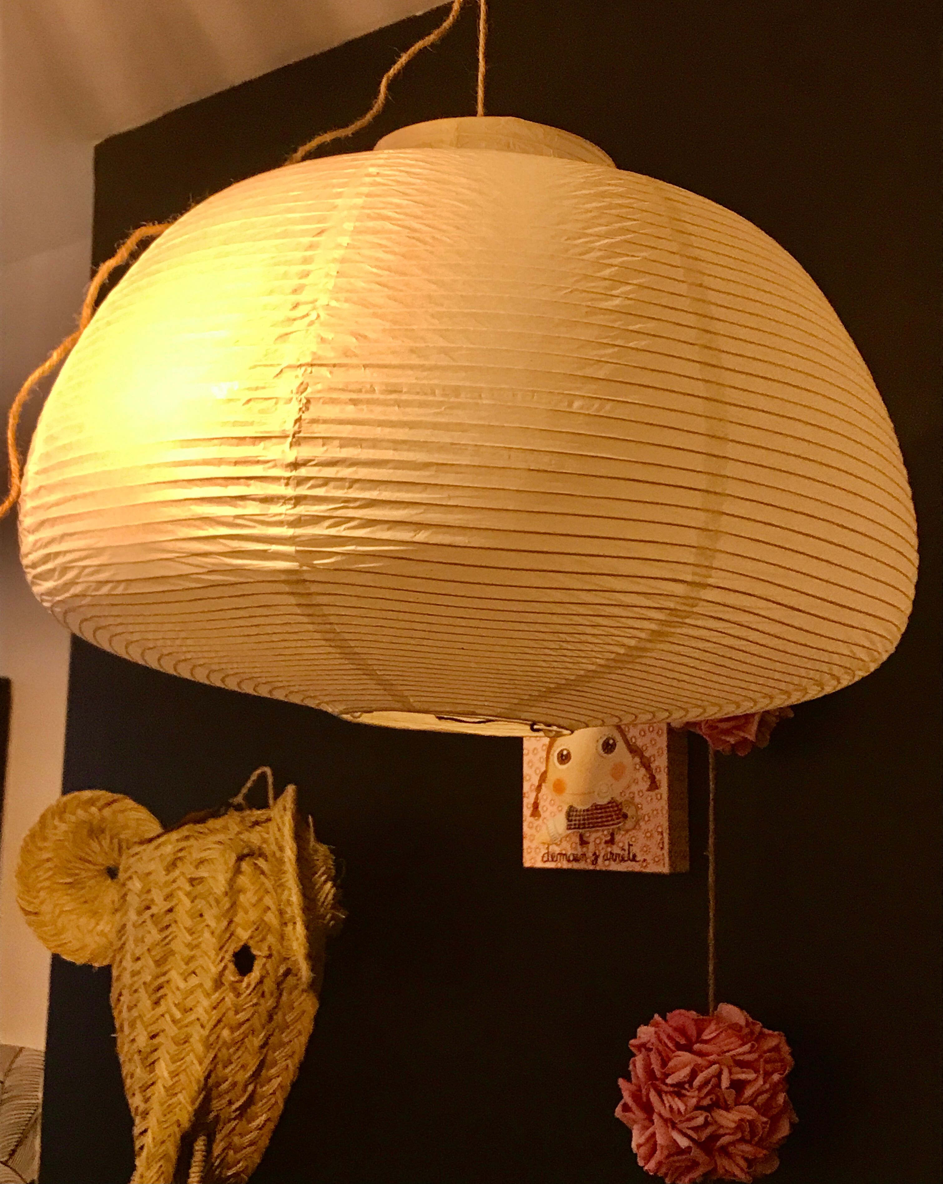 Oval paper suspension