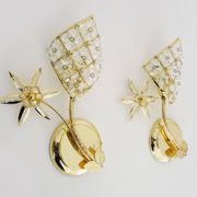 Pair of vintage floral wall sconces in gold metal and tassel