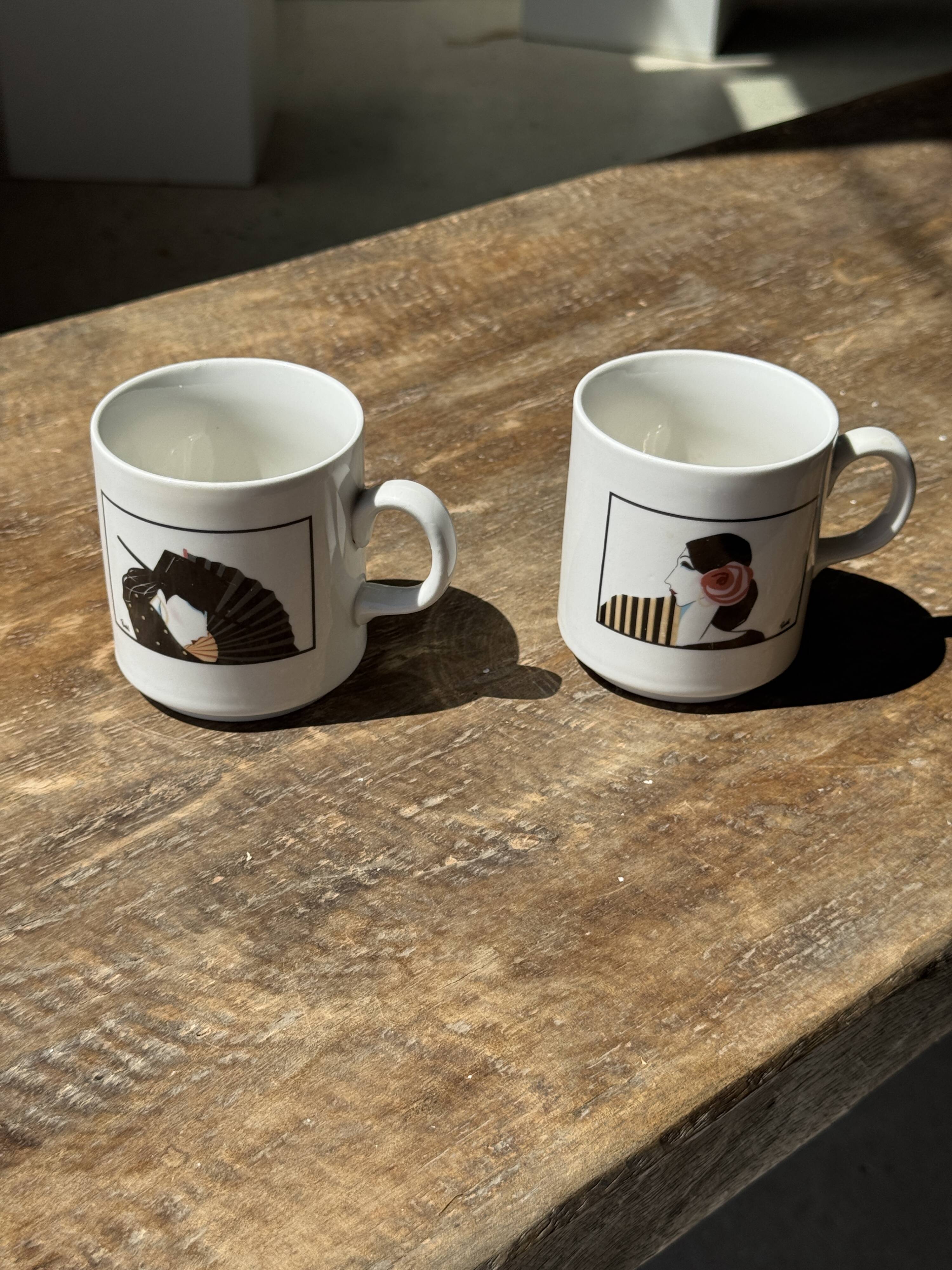 Pair of mugs with stylized Italian women motifs