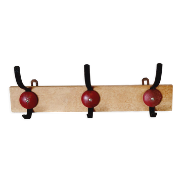 Porte manteau vintage industriel 3 patères en métal noir et rouge