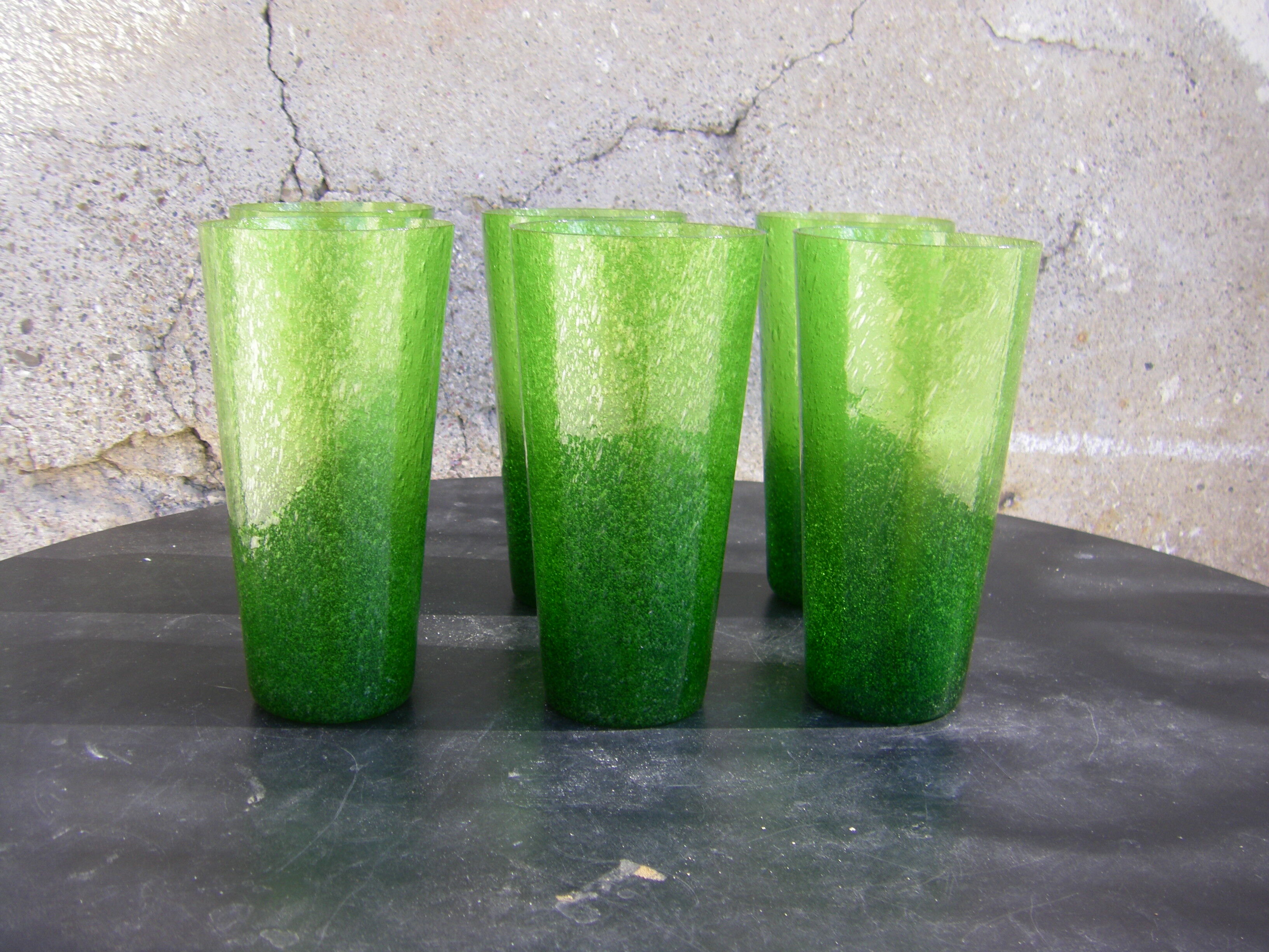 Series of six vintage bubbled glasses