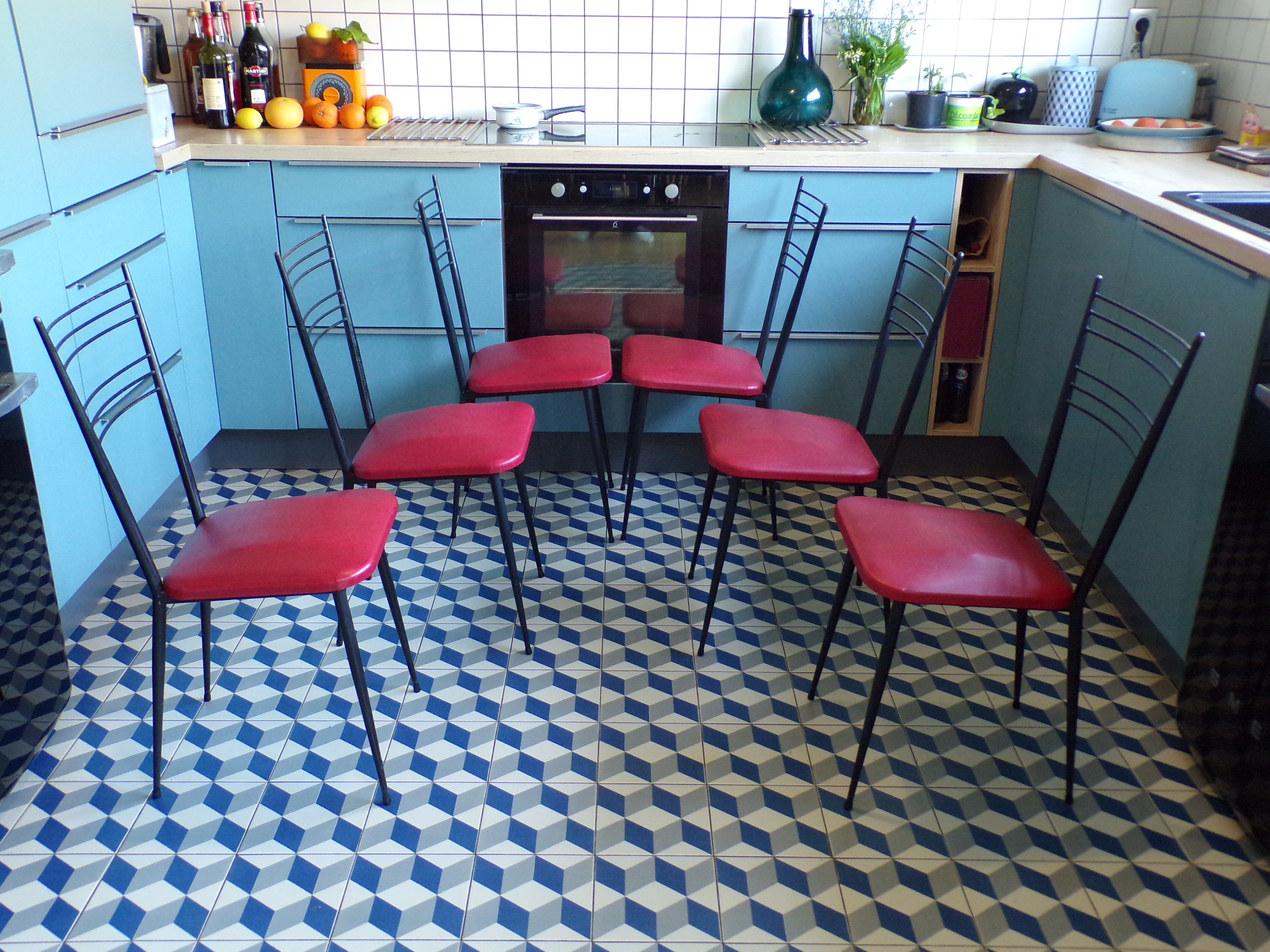 Suite 6 chairs Colette Guéden