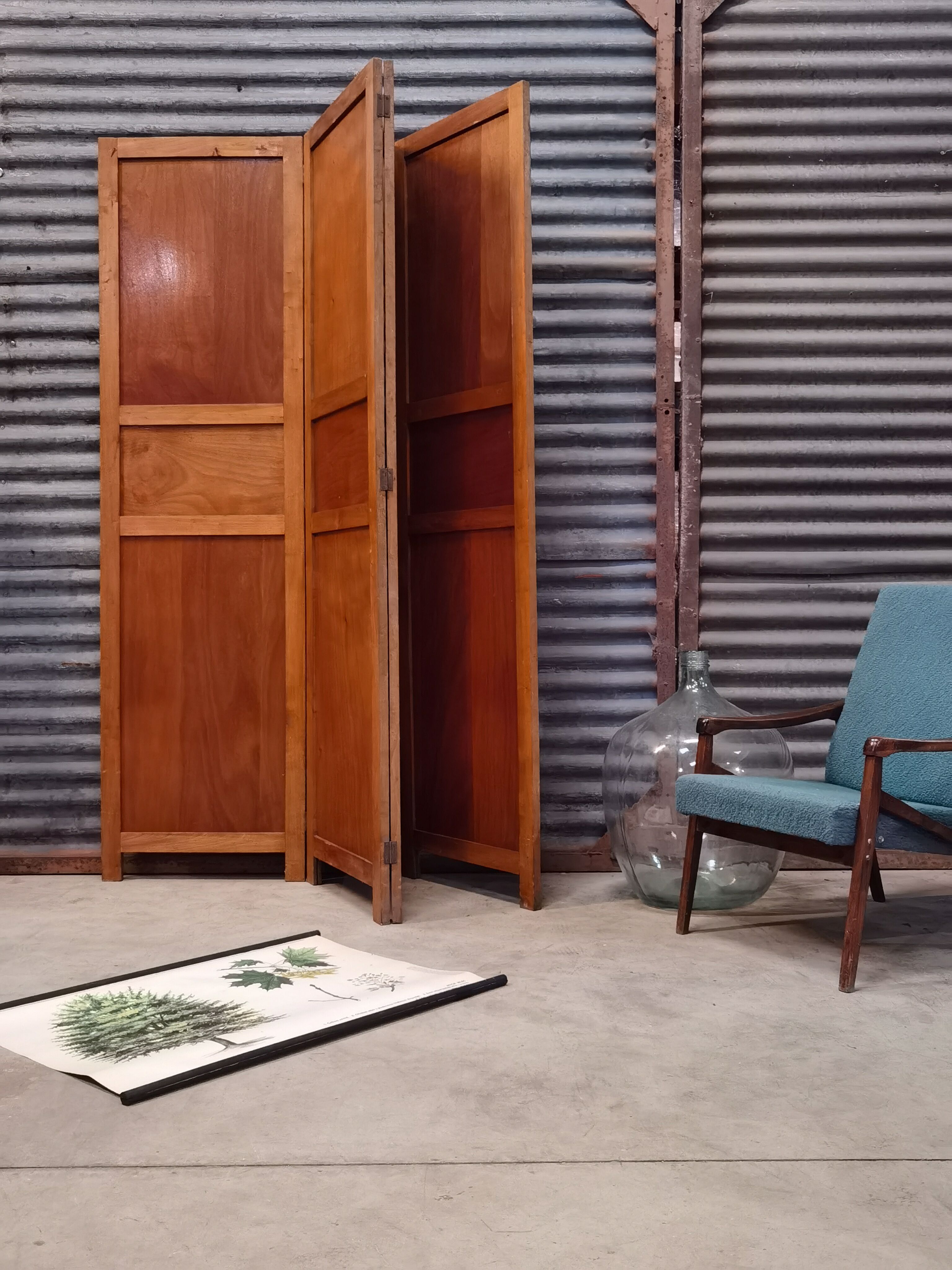 Wooden screen year 60