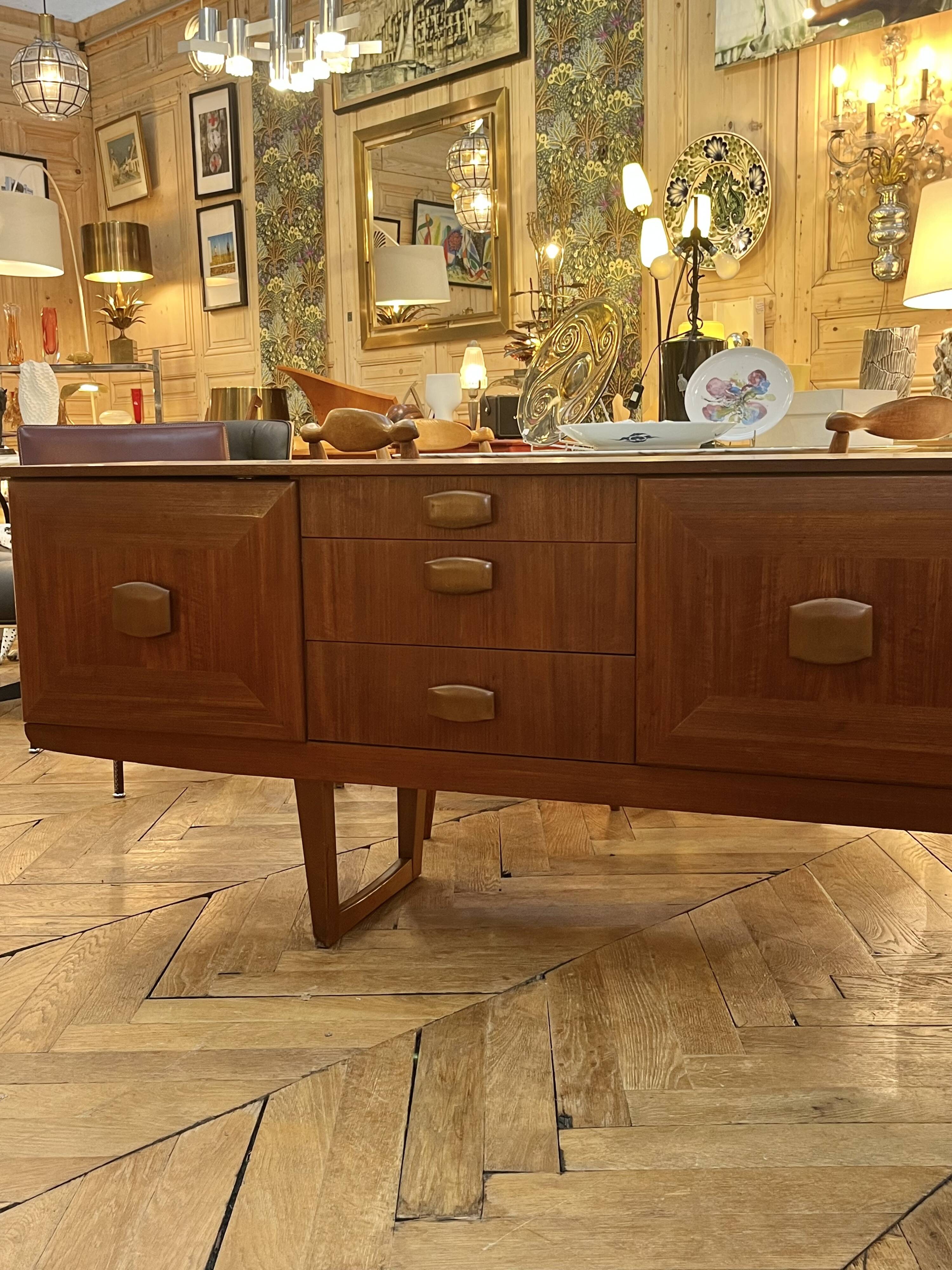 Enfilade Stonehill Scandinavian style furniture