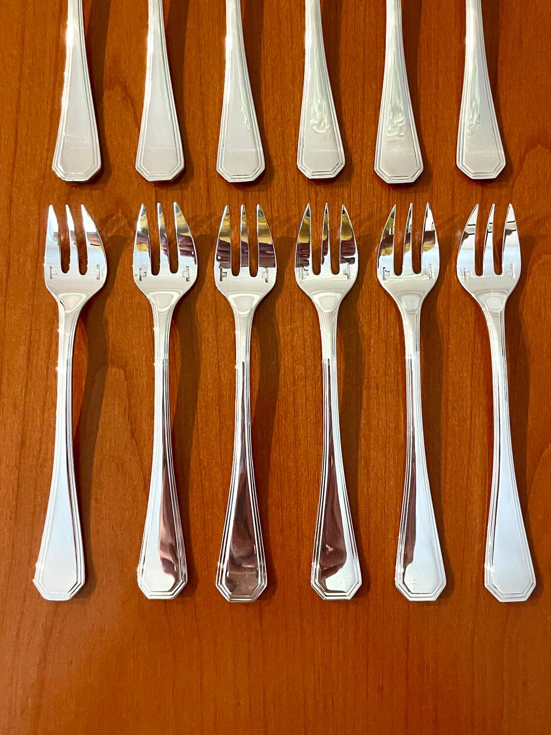 Christofle America, 12 oyster and shellfish forks, new condition
