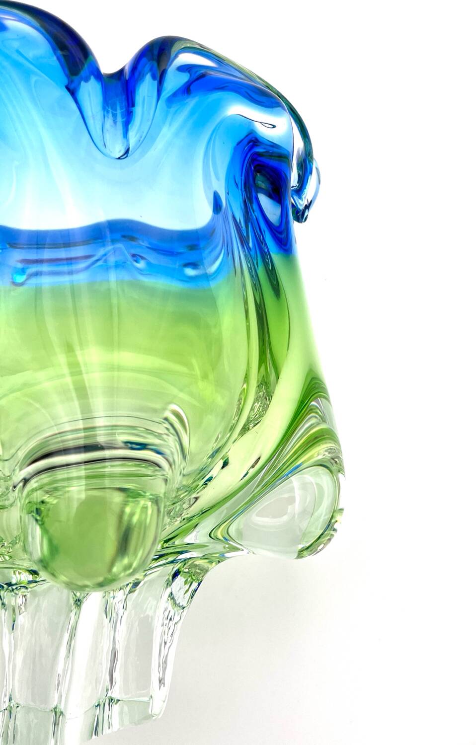 Corolle Vase Massif Hospodka Chřibská Cristal Sommerso Bicolour