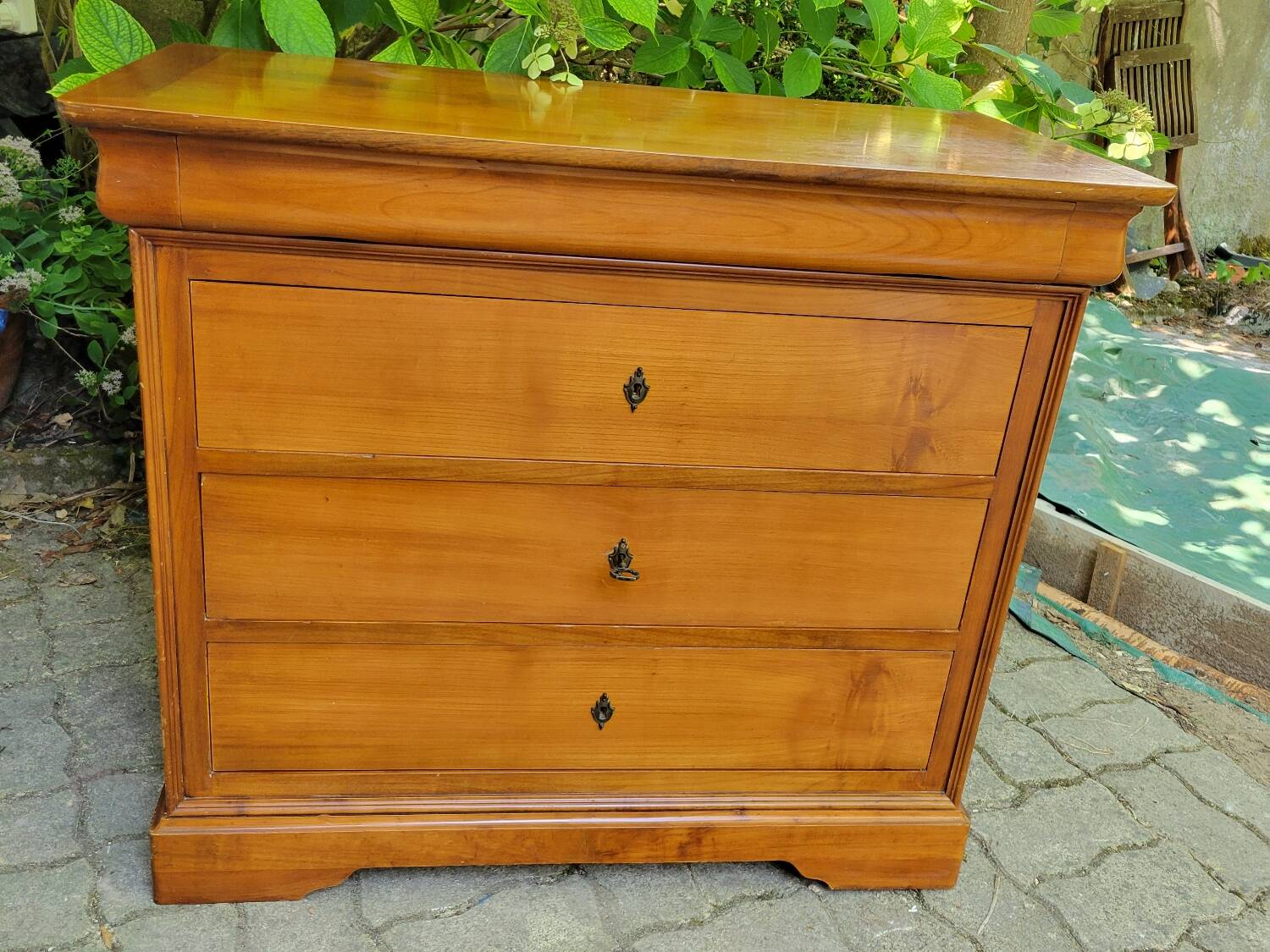Louis Philippe cherry chest of drawers with lock