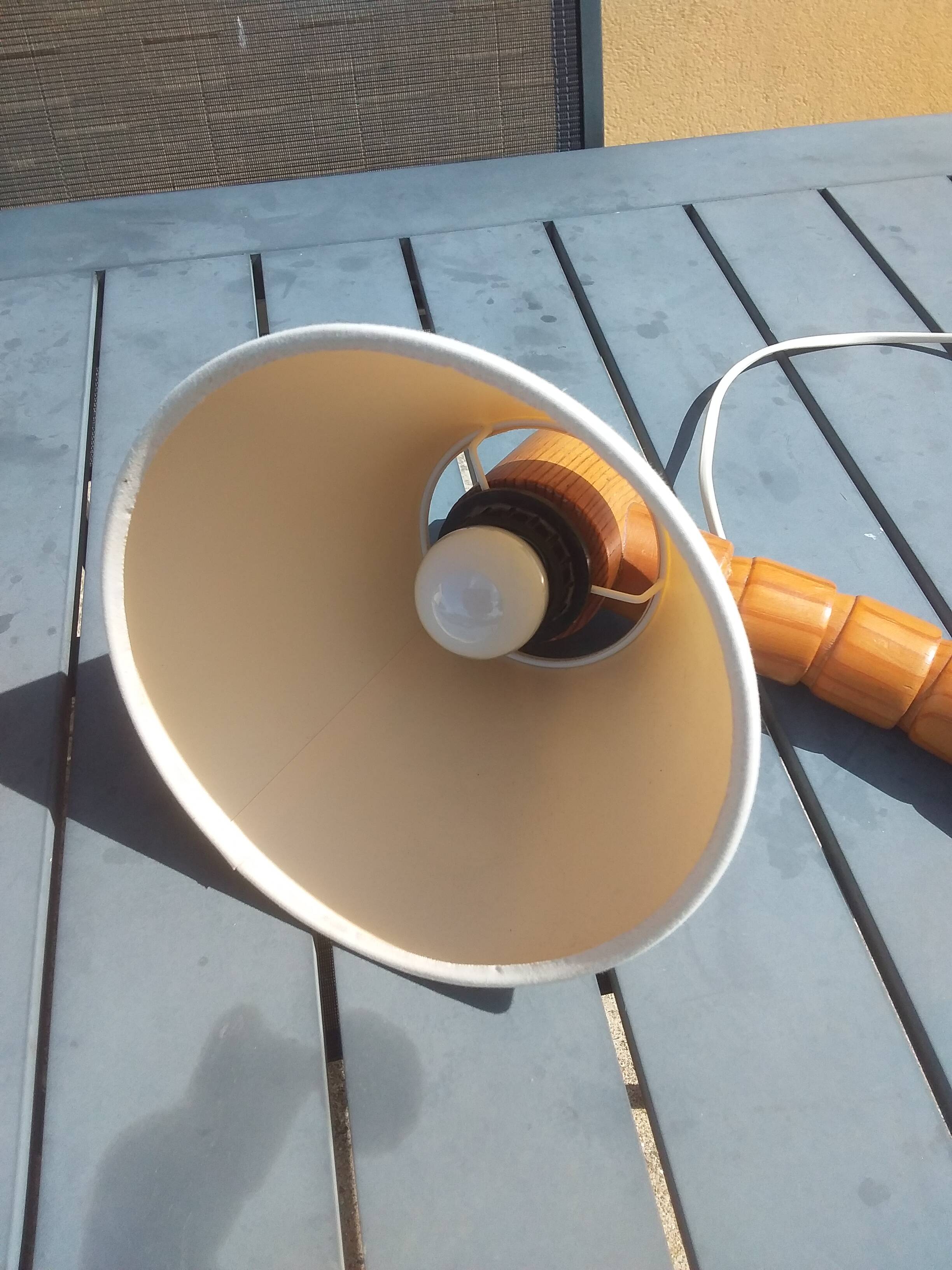 Vintage Scandinavian pine articulated lamp from the 60s and 70s.