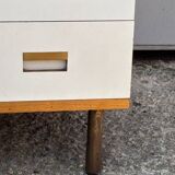 1970s chest of drawers in oak, brass and off-white veneer