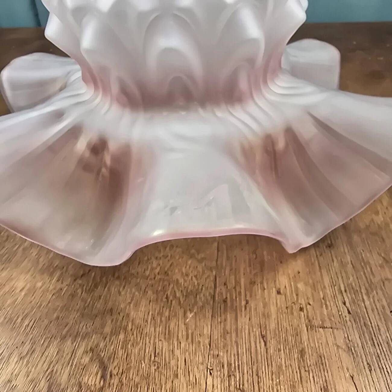 Antique satin pink glass lampshade – Wavy floral edge