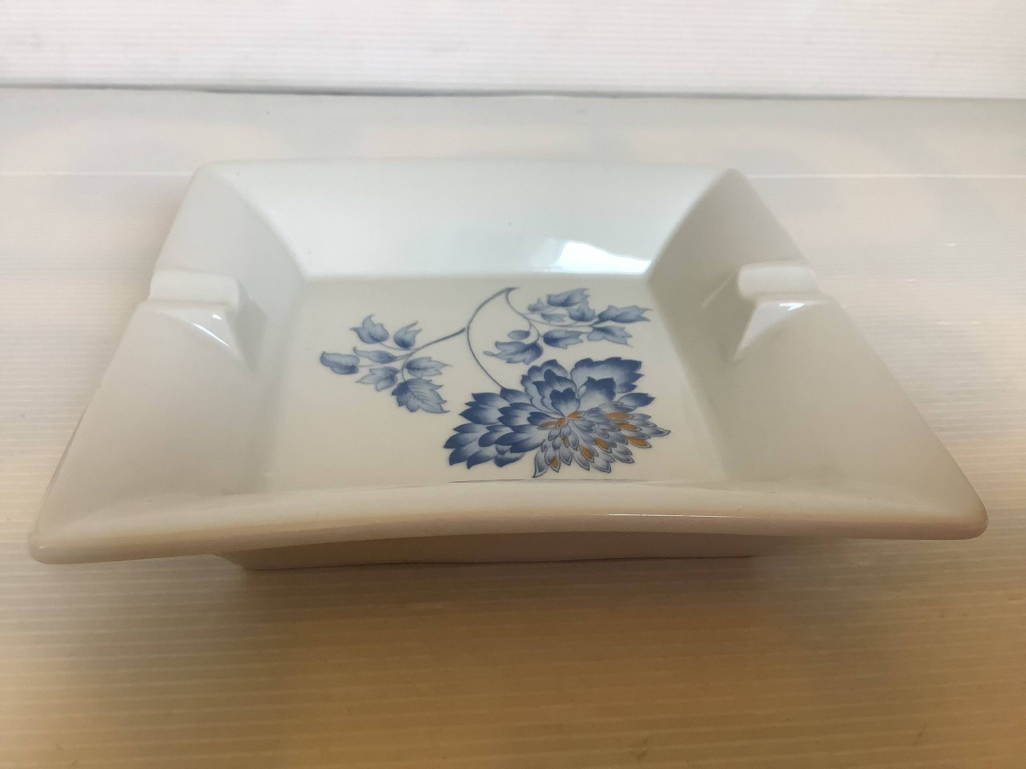 Philippe Deshoulières flower ashtray pocket emptier