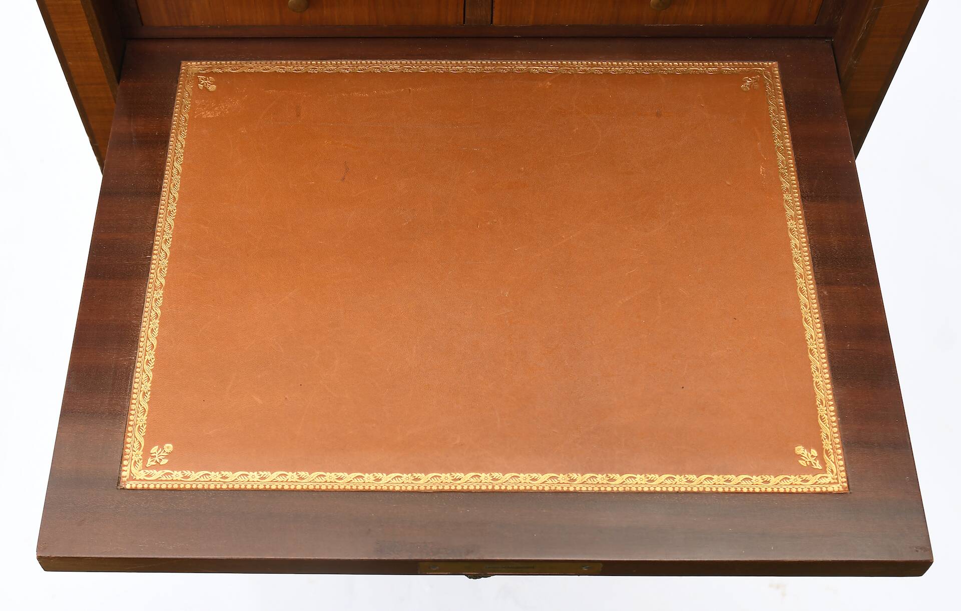 Transition style lady's secretary