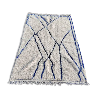 Handmade Moroccan wool rug, large size 250x150 cm, handcrafted.