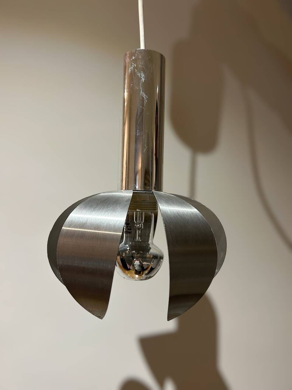 suspension chrome et acier brossé