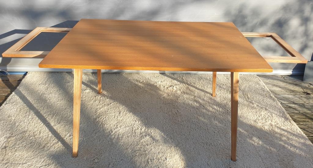 Compass foot table with potential 130x90