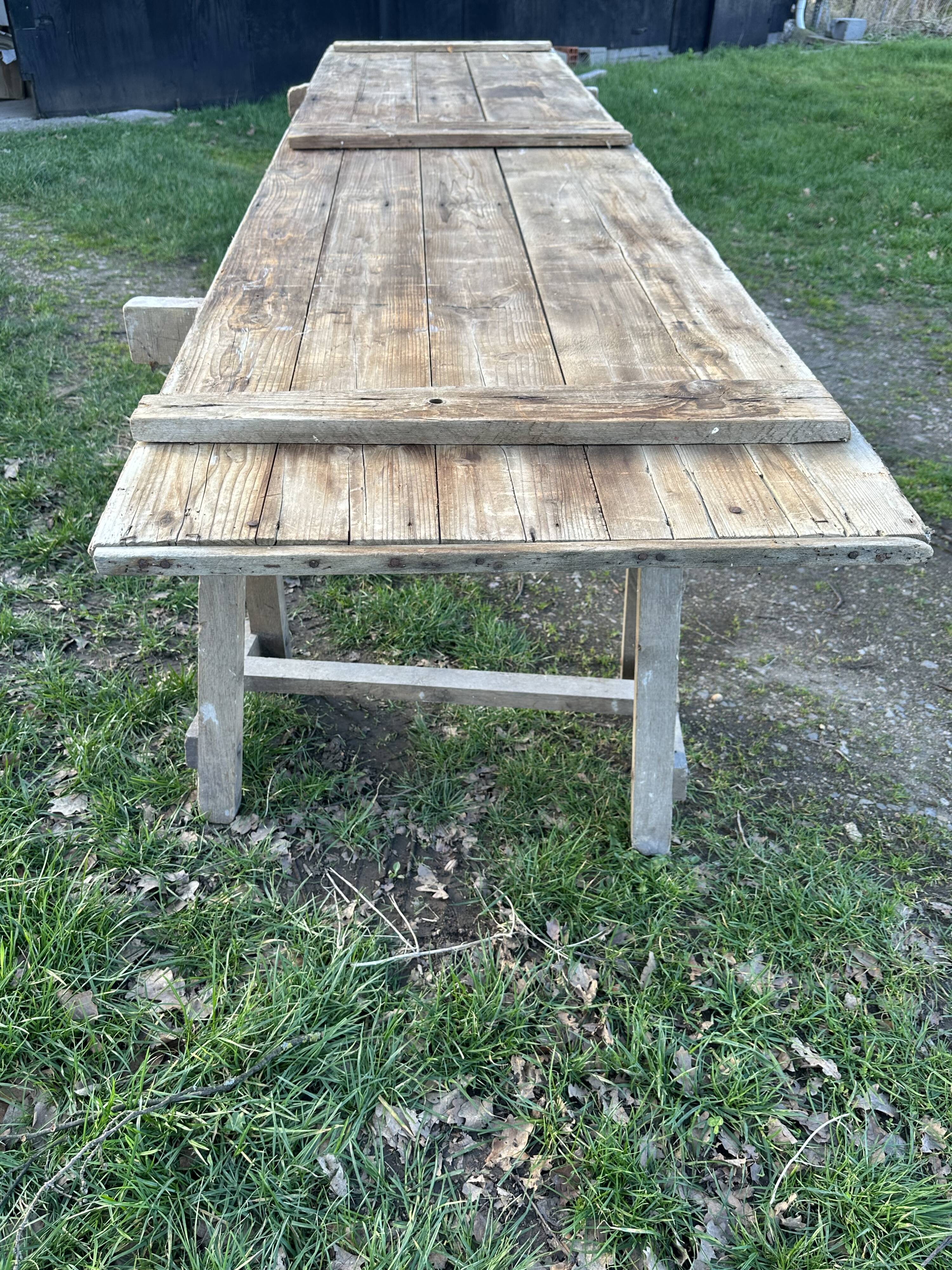 Farm table guinguette and wooden trestles