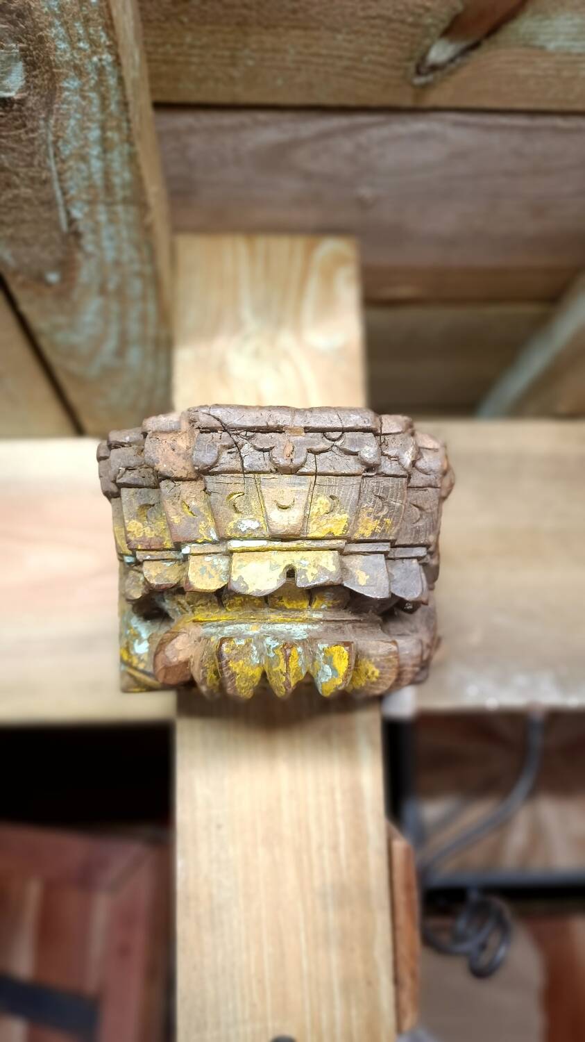 Piece of recycled teak Indian door (corner of the door frame) transformed into a candle holder