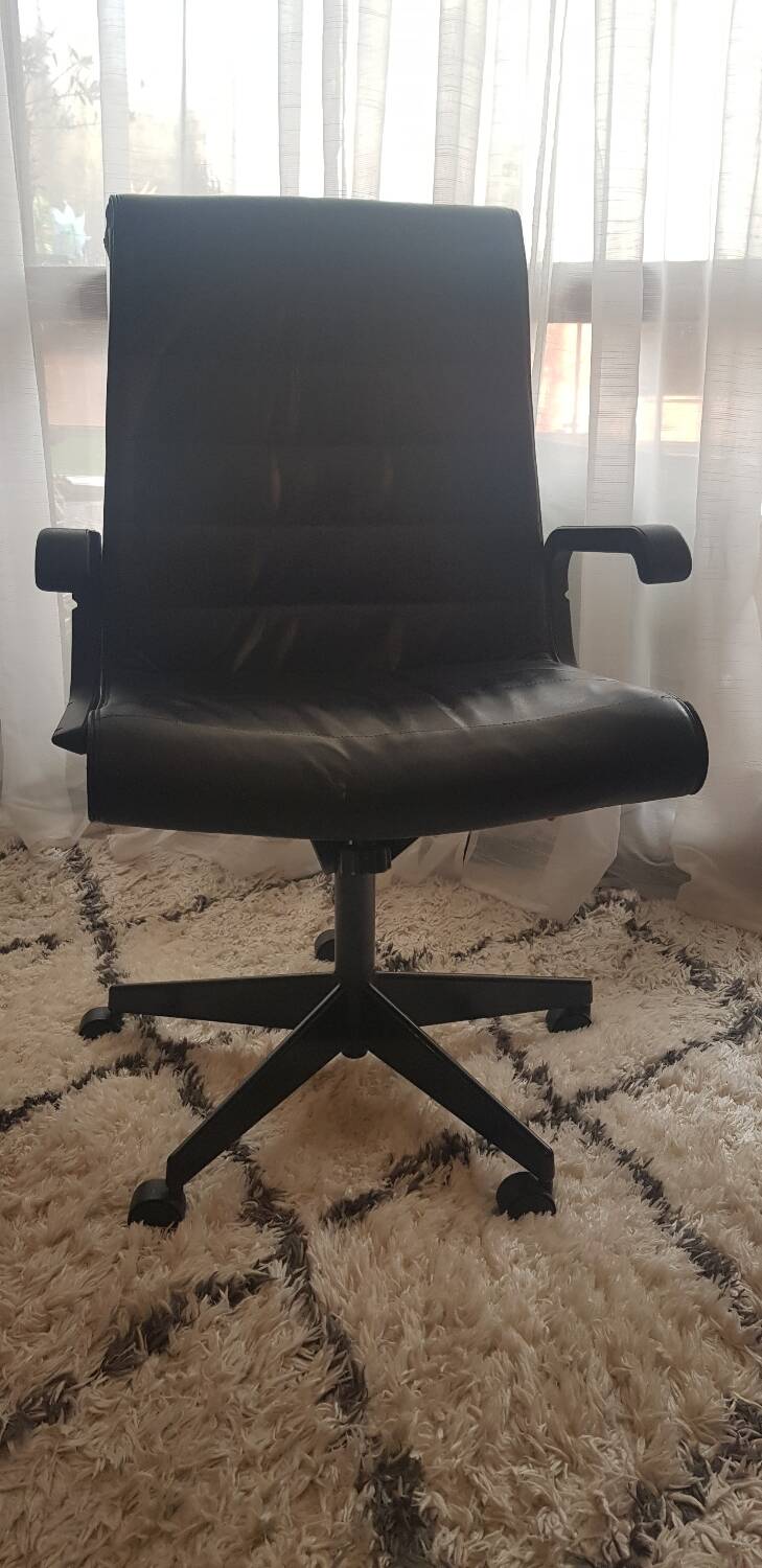 Leather armchair attributed to Richard Sapper