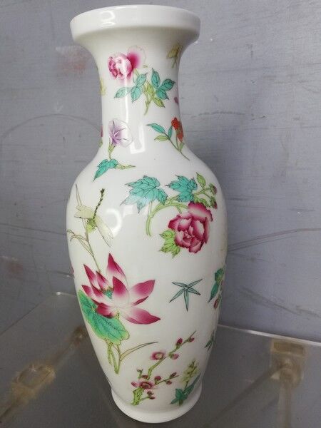Vase - Porcelain - Flowers - China - Second half of the twentieth century