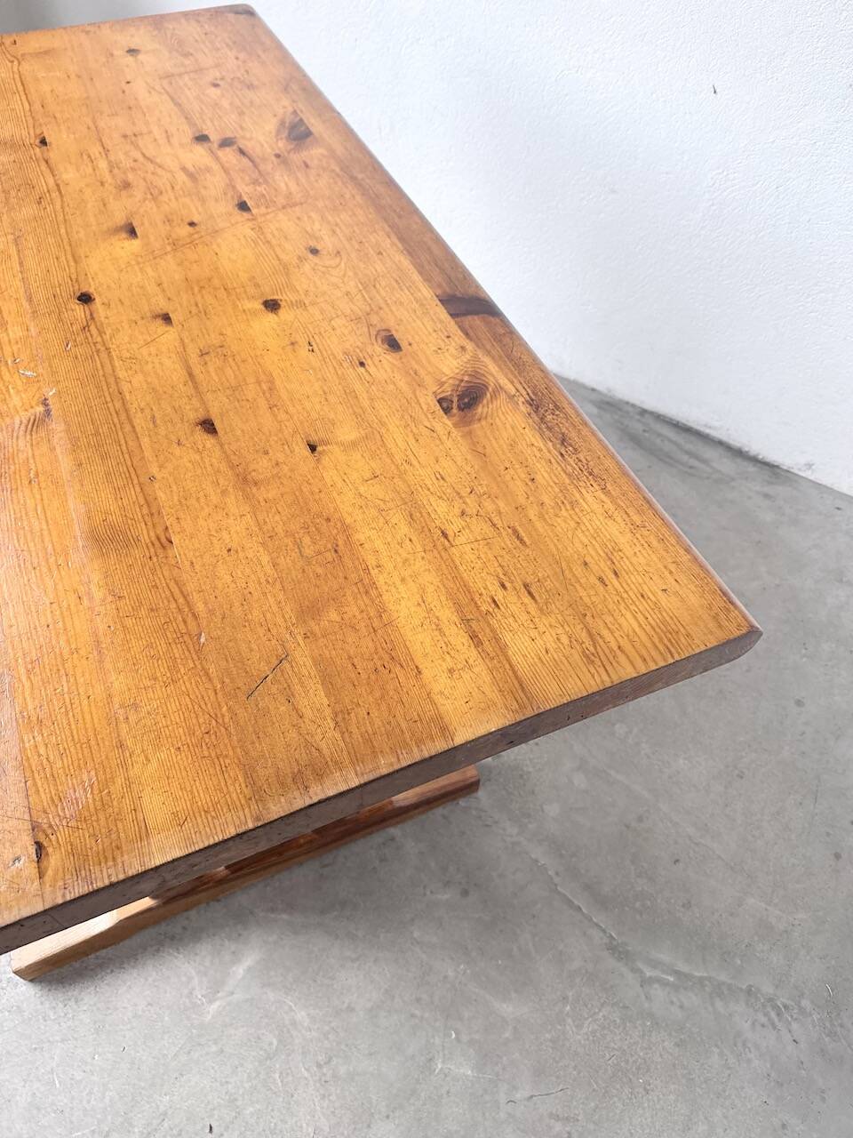 Mountain furniture table made of solid pine