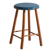 Tabouret ancien en bois à assise ronde – Europe centrale, vers 1950