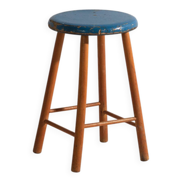 Tabouret ancien en bois à assise ronde – Europe centrale, vers 1950