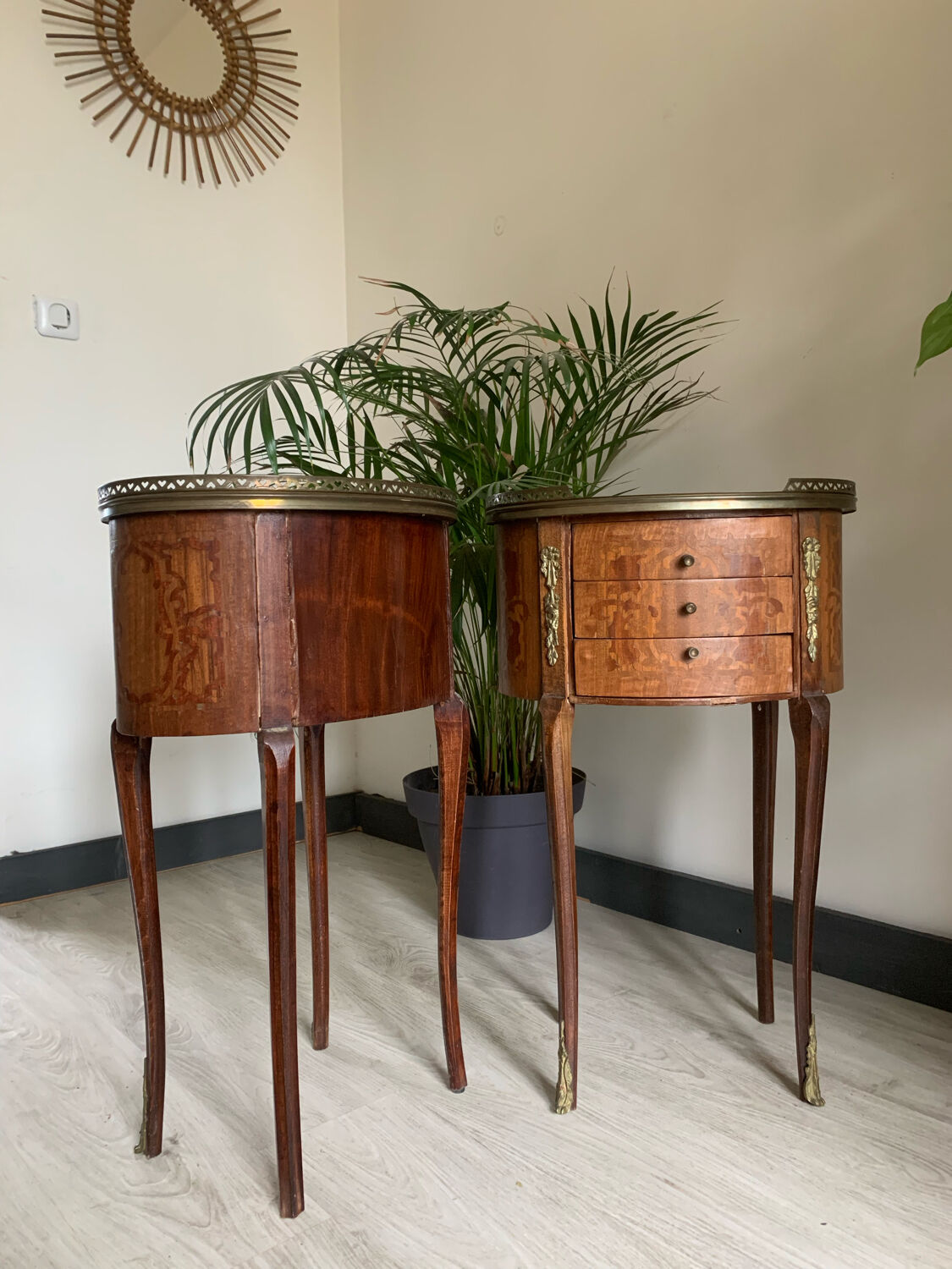 Pair of bedside tables in the shape of a stab, Louis XVI style