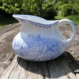 Iron earth pitcher