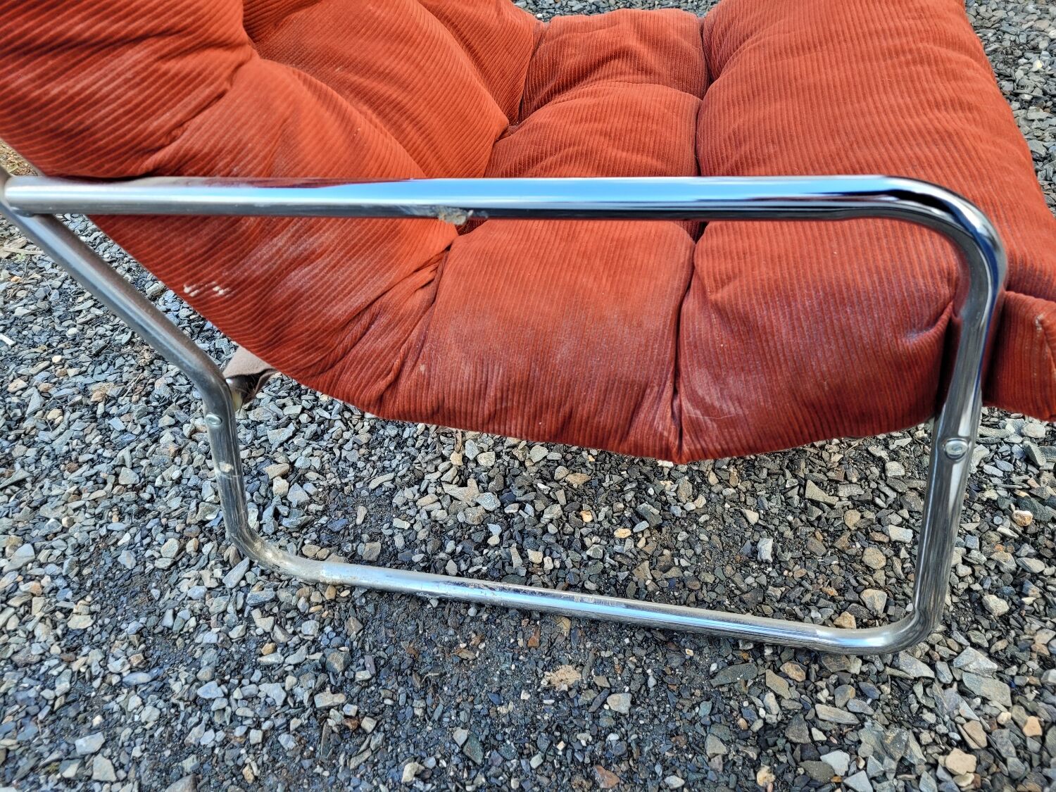 Brick velvet armchair